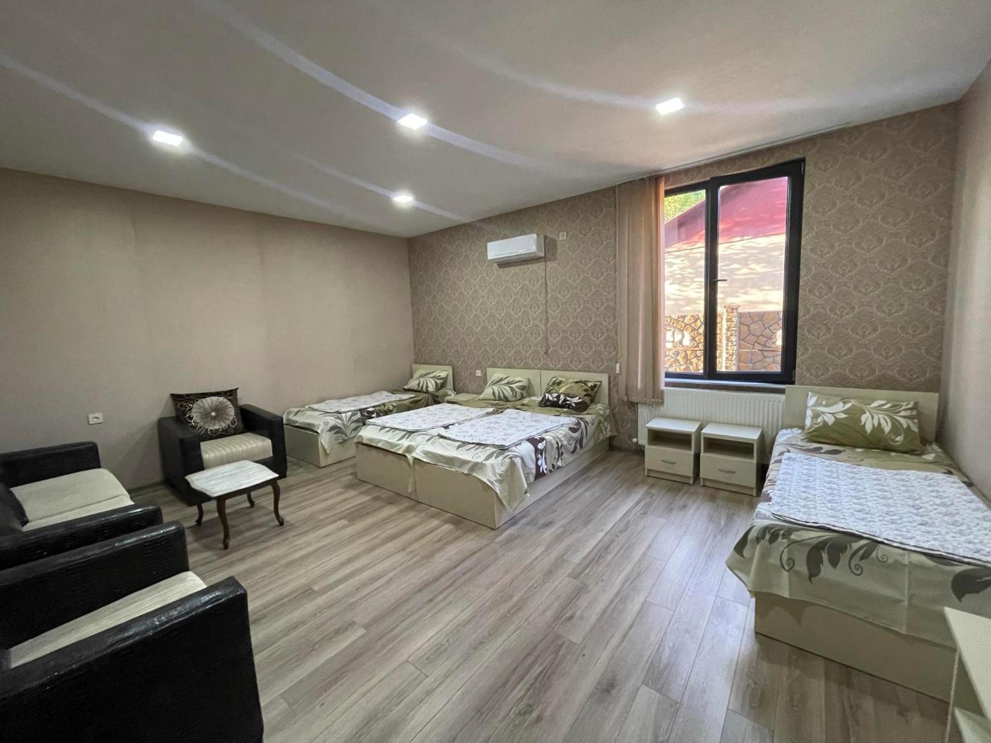 Hotel Alley มาร์ทวิลิ ภายนอก รูปภาพ